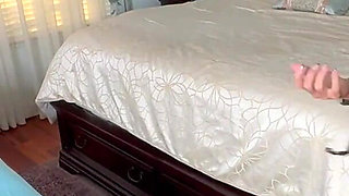 Sunni Daize Enjoys Her Complete Body at Home Massage