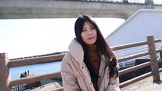 336KNB-204　【…てか、早くヤりません？】超絶美脚のスレンダー妻が欲求不満でAV応募！全身性感帯らしく、ヤる前からぐっちょぐっちょの早漏ま●こ。アナタいつから濡れてるのよ…。