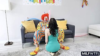Milf does fest tricks on clown