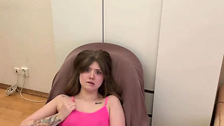 18 year old girl gets orgasm from masturbation on camera