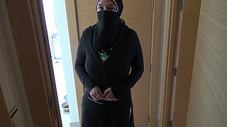 Unfaithful Turkish Maid Lets British Boss Cum Inside Her Old Pussy