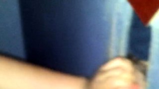 Svenska Hustruns Glory Hole Handjob