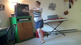 pregnant - hoot girl whit huge bell get hipnoze