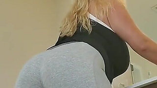 Squirting in My Grey Leggings Multiple Times