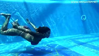 Canadian MILF Heidi Van Horny's X-Rated Pool Time