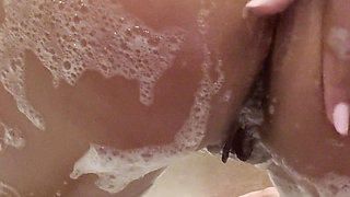 I Love to Touch My Pussy When I Make a Shower Ummm