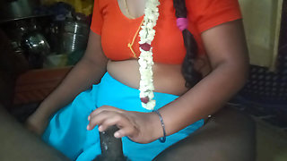 Tamil bhabhi very hot blowjob in indian homemade