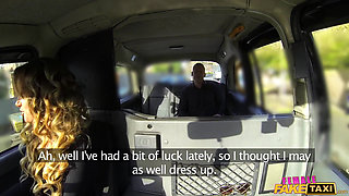 Female Fake Taxi - Fake Taxi Driver Trades a Car Window Flash for a Backseat Pussy Pounding