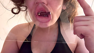 Giantess Stepsister Presses Her Mouth