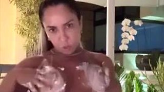 Renata Frisson (Mulher Melão) - Crazy De-robe Taunt & Cropped Splooge Have fun