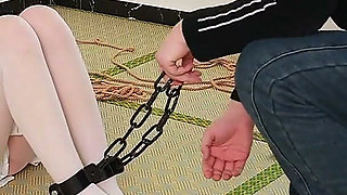 The Cute White Stockings Girlfriend Is Restrained and Shackled, Tickling Her Whole Body