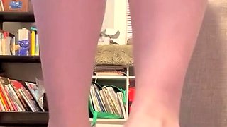 Amateur Foot Fetish Girlfriend Sucks and gives a Footjob