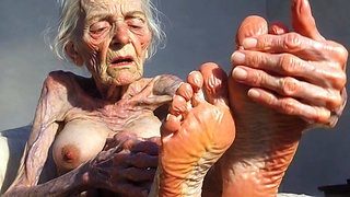 Granny Foot Oil Play - Self Massage Makes Her Horny and Dripping