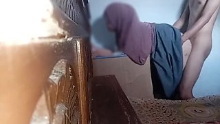 Indonesian Hijab Teen Sister in Law Tight Pussy Creampie Homemade Sex