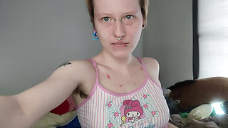 Lori Critter Makes You a Video From Bed