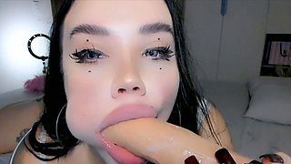 Sexy Chick Fucks Her Pussy Deep
