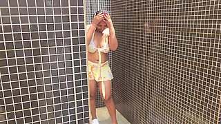 Squirting in Her Swimming Pool Full Video 4K Quality