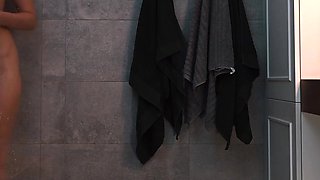 Alice Ross heads wild in a bathroom three way with her