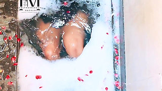 Hotwife with Stranger in Bathtub