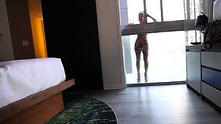 Tattooed Hottie Pussy Gets Stretched