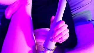 Blonde solo toying