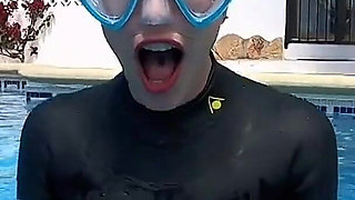 Underwater Blowjob Challenge - Gagging on My Sinking Dildo