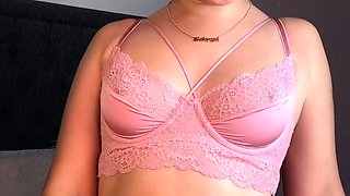 Amateur Webcam Cute Teen Plays Solo with Big Dildo