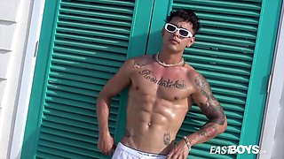 Chris Heiras Big Cock Handjob