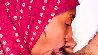 Muslim INDIAN Hijab queen is back