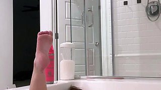 Alana Rose Pleasures Her Wet Pussy In Bathtub Onlyfans