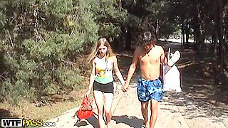 Angelina in amateur hot chick gets fucked in a public park
