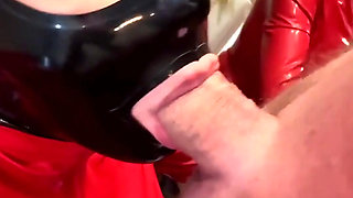 Quick Blowjob and Cumshot in Latex Outfit!