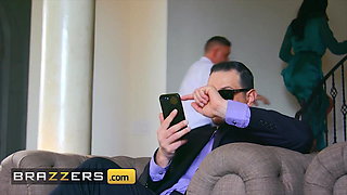 Azul Hermosa cucks her husband with her driver - Brazzers