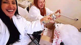 IN LONDON AT THE HOXTON DUNGEON WITH LADY YNA. UNPACKING