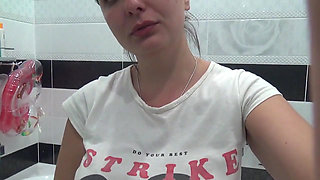 Sexy Kate peeing for you