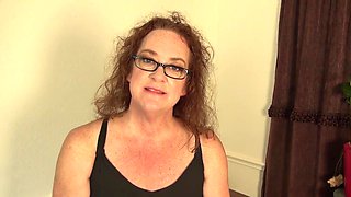 Frizzy-haired old whore shows her fiftysomething cunt