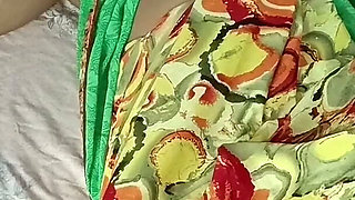 Desi Indian Brother-in-law Fed His Sister-in-law a Banana, Had Sex with Her, and Licked Her Pussy. Hindi Video
