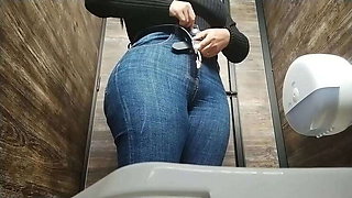 Hospital Amateur Latina with Big Booty Using Bathroom