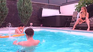 Exciting Bareback Session With Hot Bi