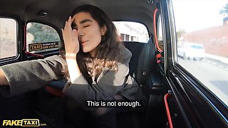 Easy-on-the-eyes Aysha's deep throat smut