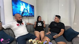 Quiero Complacer A Todos Mis Fans Con Lo Que Les Encanta Asi Que Hago Un Rico Trio - Porno En Espanol - Que Rico