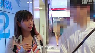 Wu Mengmeng - Street hitch-up