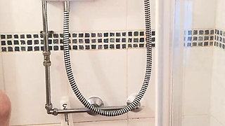 Kitty Queen Showing and Rubbing Her BBW Tits, Belly and Ass as She Showers