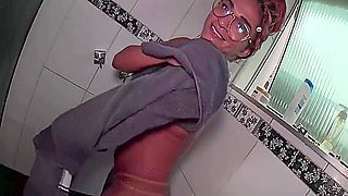 A Carioca Do Clitoris Gigante Aprontando Com As Gostosas
