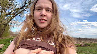 Girl Shows Her Tits and Pussy Outdoors