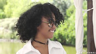 Ebony babe Selva Lapiedra is enjoying double penetration so much