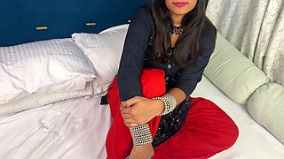 Desi Bhabhi having sex with boyfriend while call talking to husband Hindi sex