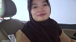 Hijab Student (18+) Fucks in a Car to Upgrade Her Cellphone - Minokiiko