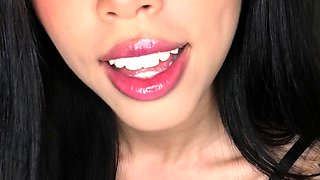 Brunette Solo Webcam Masturbation
