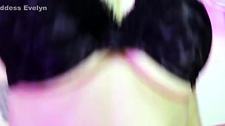 Goddess Evelyn - More Bikini Content